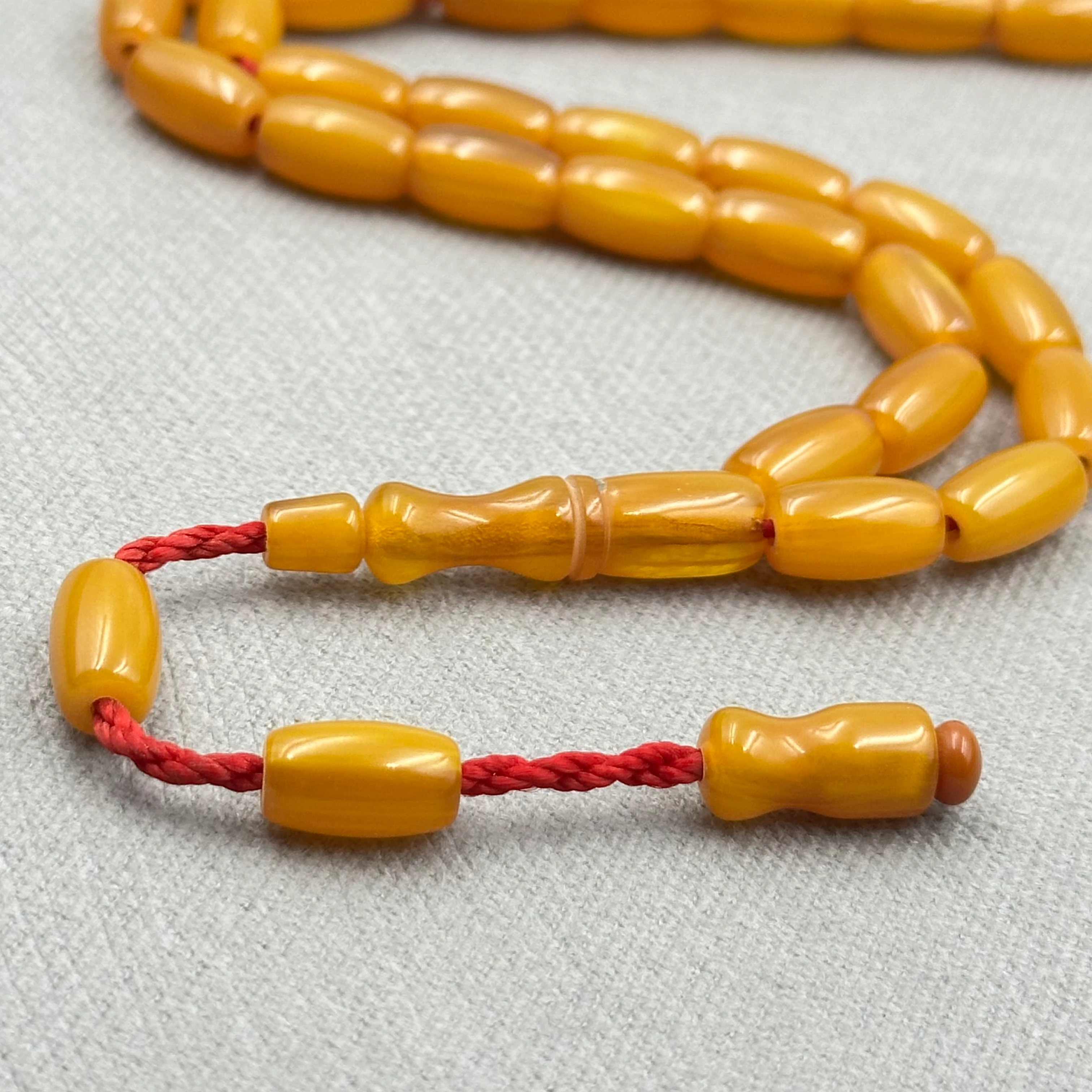 Bal Sarısı Parlak Yüzeyli Kapsül Kesim Sıkma Kehribar Tespih